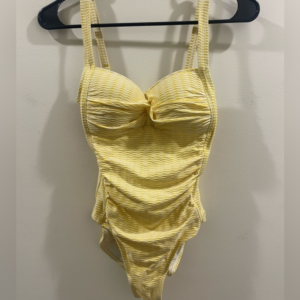 Yellow One Piece Swimsuit Gem — free download